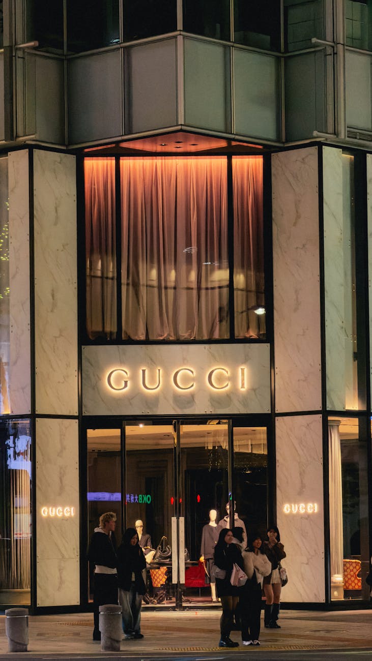 O sussurro da sofisticação: por que o quiet luxury redefine o&nbsp;consumo?